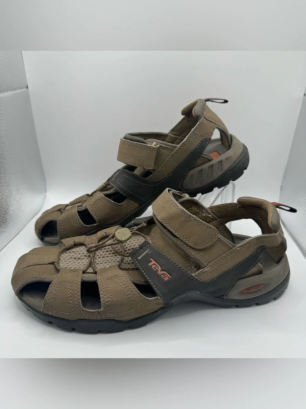 Teva Forebay Closed Toe Fisherman Sandals Mens Size 10 Brown Hiking Sport Water